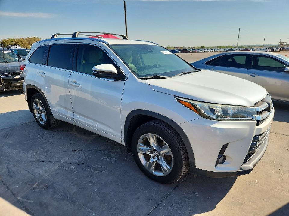 Продаж на аукціоні авто 2018 Toyota Highlander, vin: 5TDYZRFH4JS237695, номер лоту: 70101156