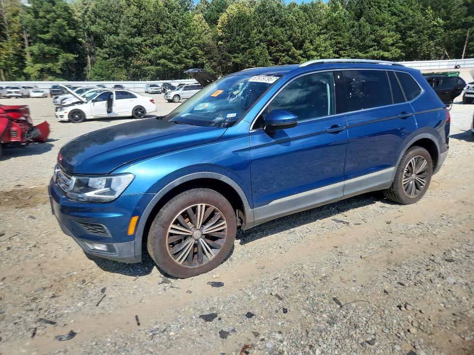 67979796 :رقم المزاد ، 3VV3B7AX0JM077138 vin ، 2018 Volkswagen Tiguan مزاد بيع