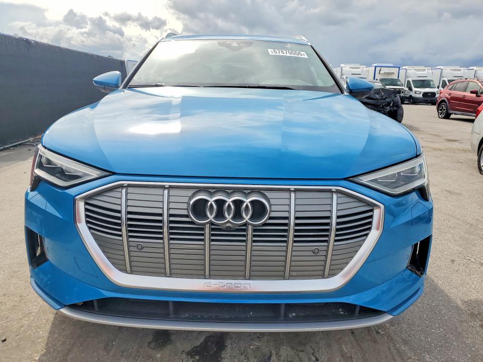 Продаж на аукціоні авто 2019 Audi E-tron, vin: WA1LABGE3KB012765, номер лоту: 67870006