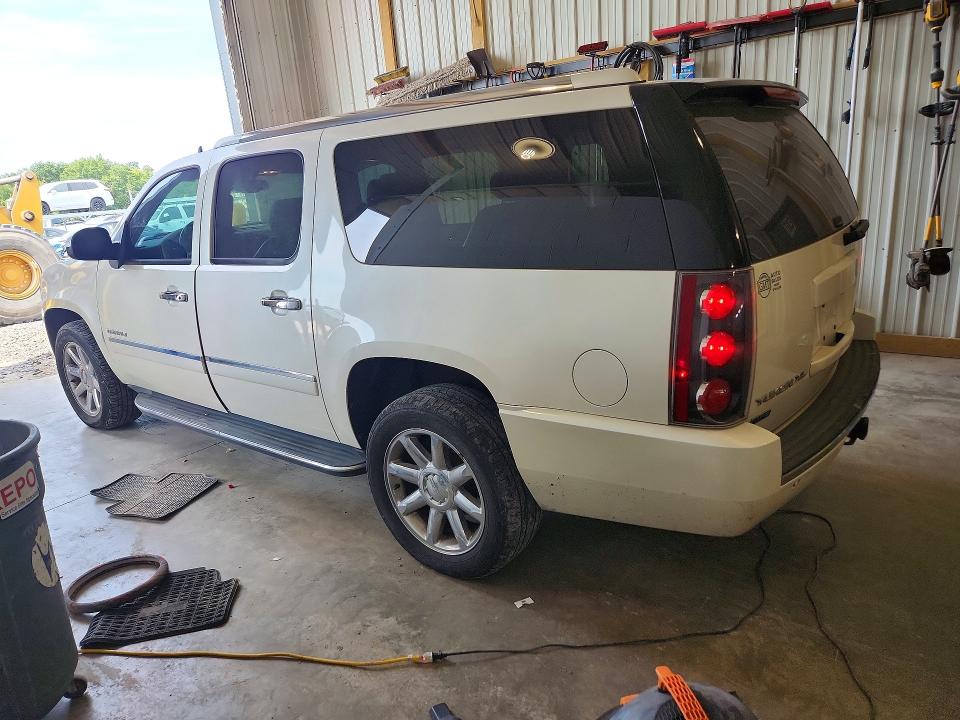 67842146 :رقم المزاد ، 1GKUKMEF2AR223819 vin ، 2010 Gmc Yukon Xl مزاد بيع
