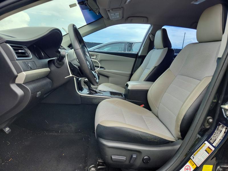 68943686 :رقم المزاد ، 4T1BF1FK9HU742273 vin ، 2017 Toyota Camry مزاد بيع
