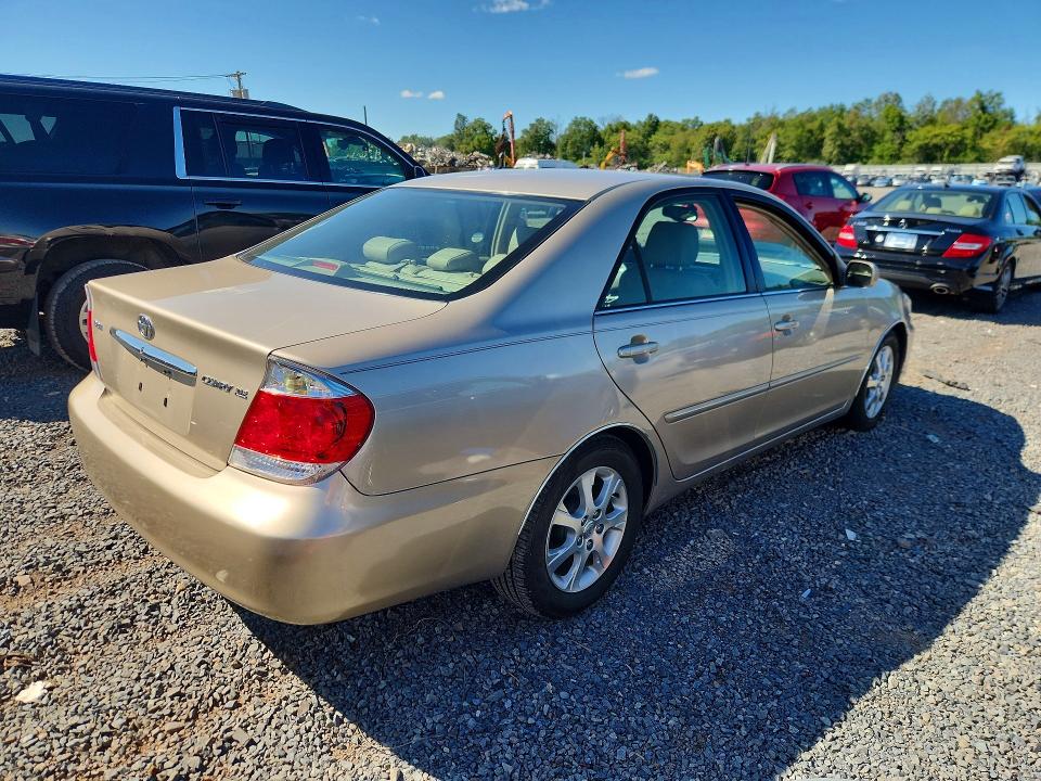 2005 Toyota Camry მანქანა იყიდება აუქციონზე, vin: 4T1BE30K15U558335, აუქციონის ნომერი: 68595766