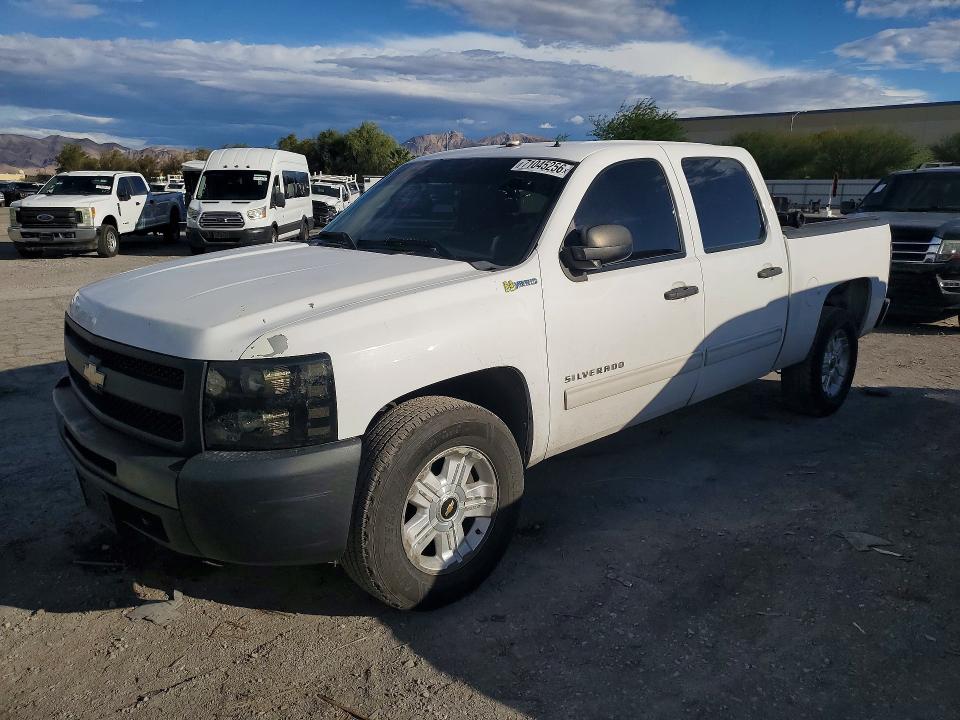Auction sale of the 2010 Chevrolet Silverado, vin: 3GCXCUEJ7AG263128, lot number: 71045256
