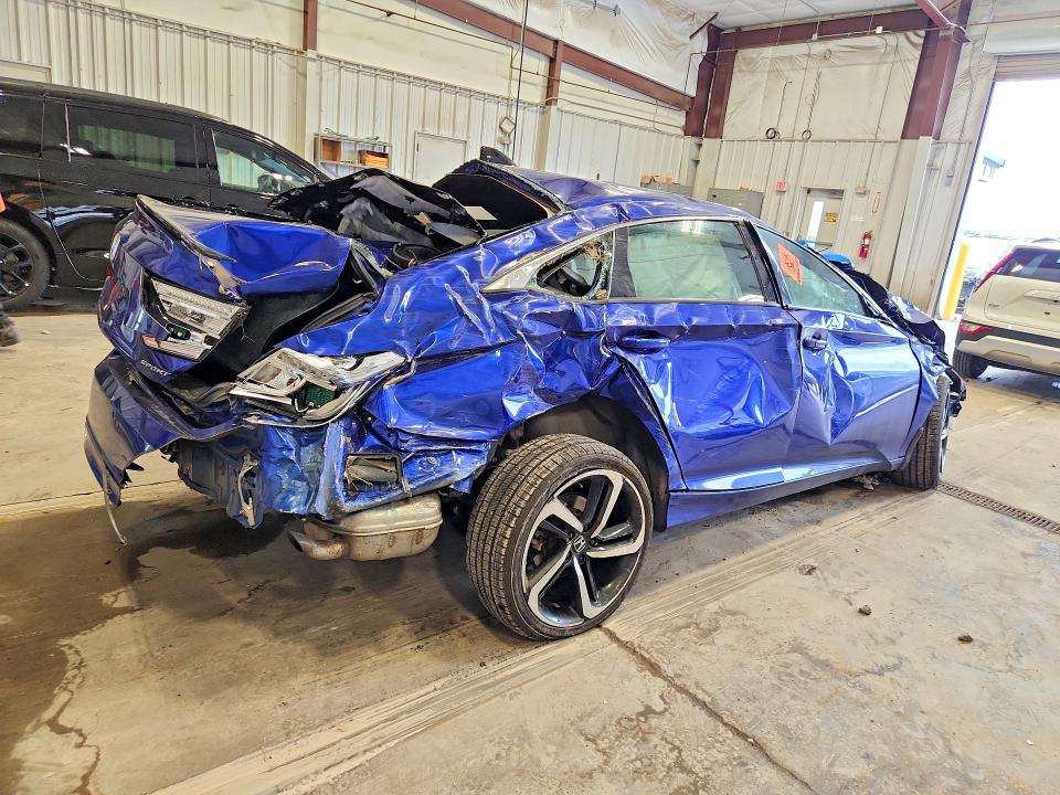 67311086 :رقم المزاد ، 1HGCV1F3XNA121692 vin ، 2022 Honda Accord مزاد بيع