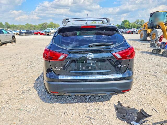 68185086 :رقم المزاد ، JN1BJ1CR7JW205600 vin ، 2018 Nissan Rogue Sport مزاد بيع