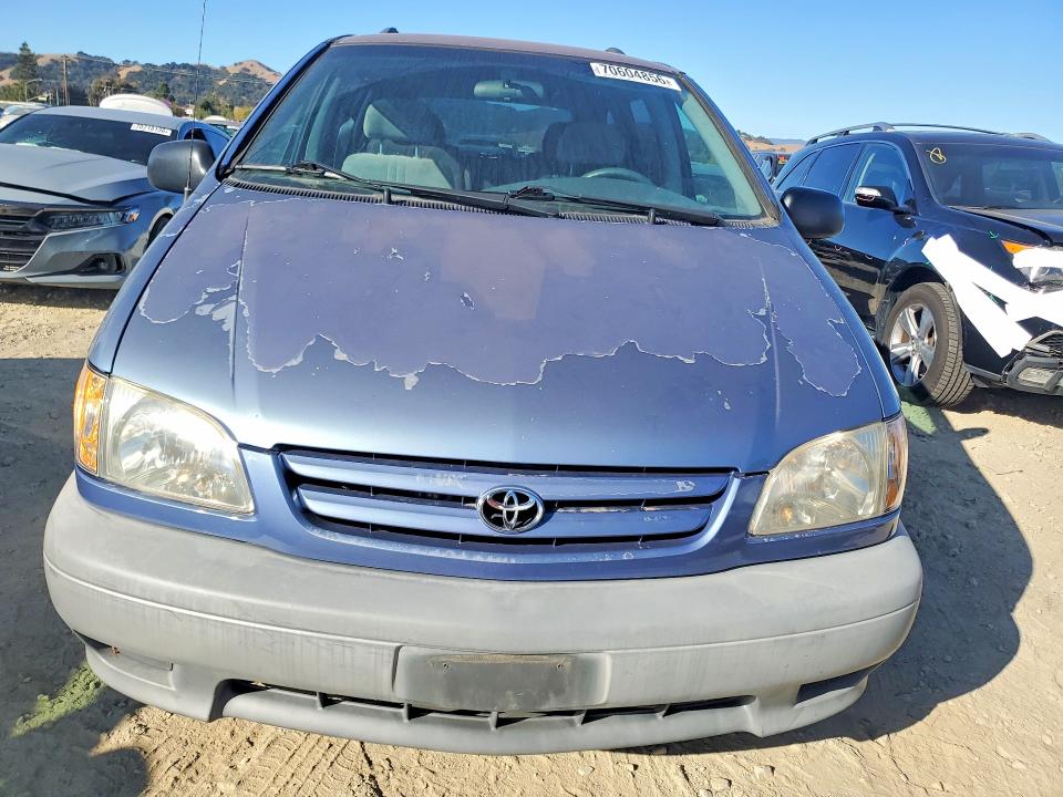 70604856 :رقم المزاد ، 4T3ZF13C81U334145 vin ، 2001 Toyota Sienna مزاد بيع
