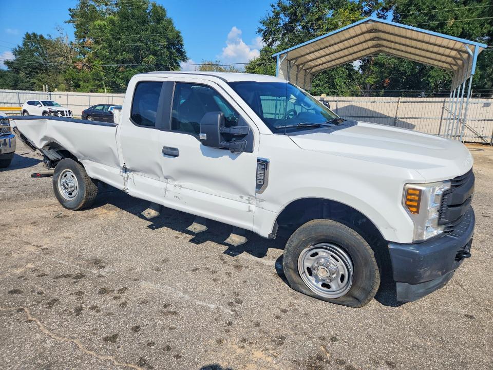 Продаж на аукціоні авто 2018 Ford F250, vin: 1FT7X2B66JEC27043, номер лоту: 69614936