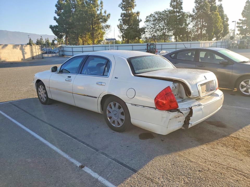 Продажа на аукционе авто 2003 Lincoln Town Car, vin: 1LNHM83W53Y673034, номер лота: 69687876