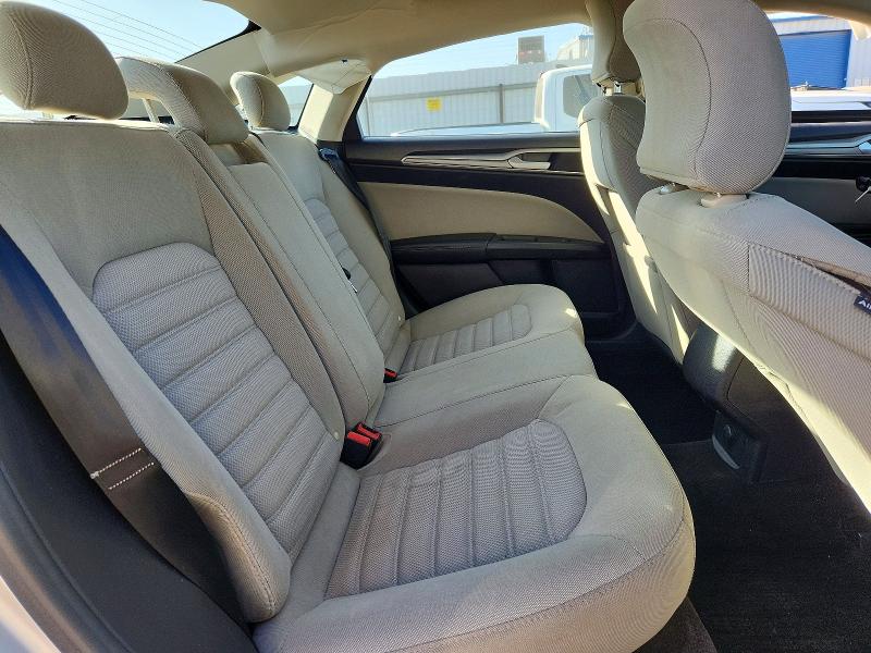 70702566 :رقم المزاد ، 3FA6P0UUXJR227125 vin ، 2018 Ford Fusion مزاد بيع