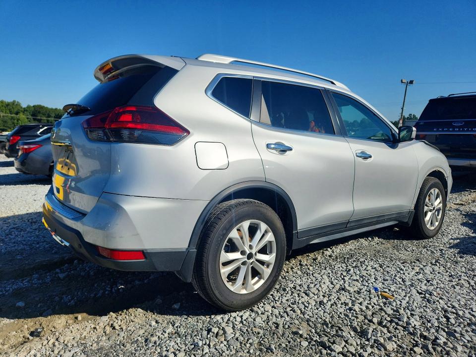 2018 Nissan Rogue მანქანა იყიდება აუქციონზე, vin: 5N1AT2MT2JC828865, აუქციონის ნომერი: 68862176
