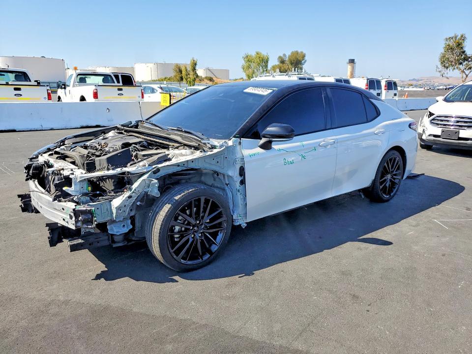 Auction sale of the 2021 Toyota Camry, vin: 4T1K61AK9MU470454, lot number: 69904046