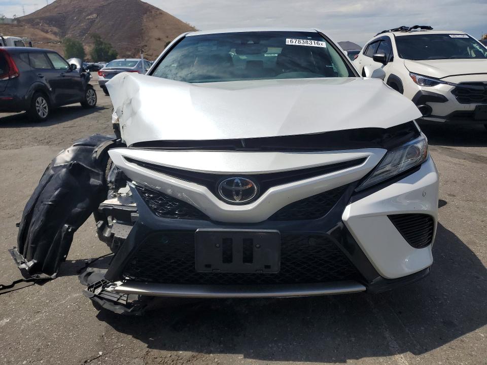 2018 Toyota Camry მანქანა იყიდება აუქციონზე, vin: 4T1B61HKXJU005716, აუქციონის ნომერი: 67838316