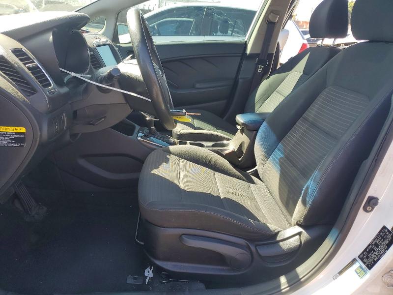70904126 :رقم المزاد ، 3KPFL4A75JE186406 vin ، 2018 Kia Forte مزاد بيع