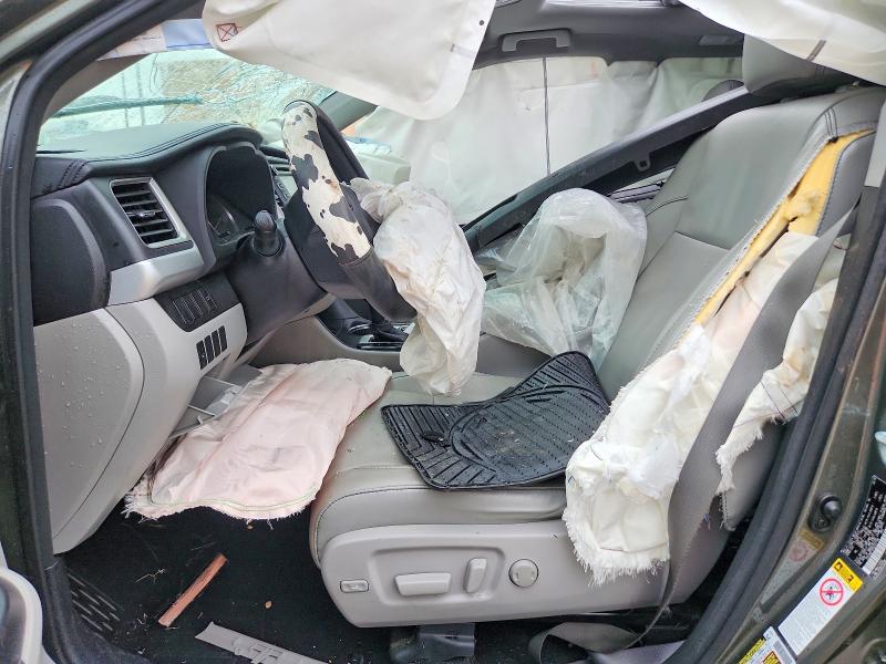 Продажа на аукционе авто 2016 Toyota Highlander, vin: 5TDJKRFH7GS327146, номер лота: 69304676