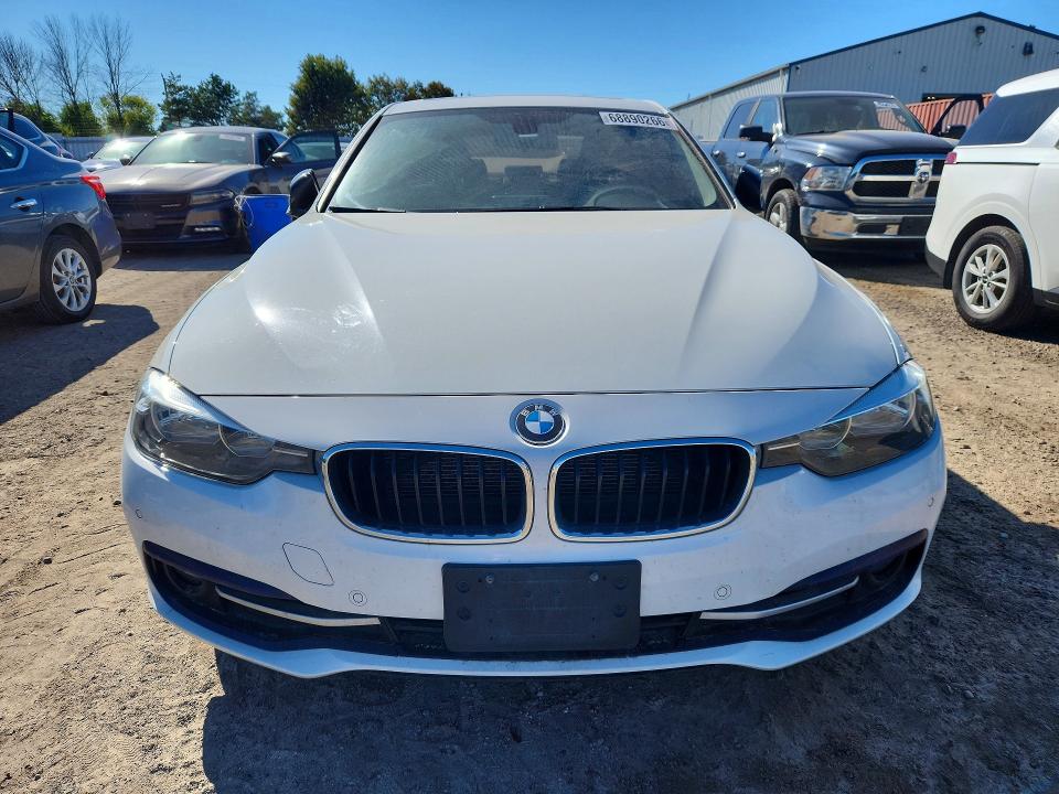 2016 Bmw 320 მანქანა იყიდება აუქციონზე, vin: WBA8A3C5XGK688903, აუქციონის ნომერი: 68890266
