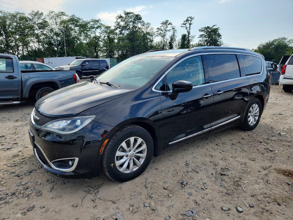 2018 Chrysler Pacifica მანქანა იყიდება აუქციონზე, vin: 2C4RC1BGXJR124329, აუქციონის ნომერი: 67443896