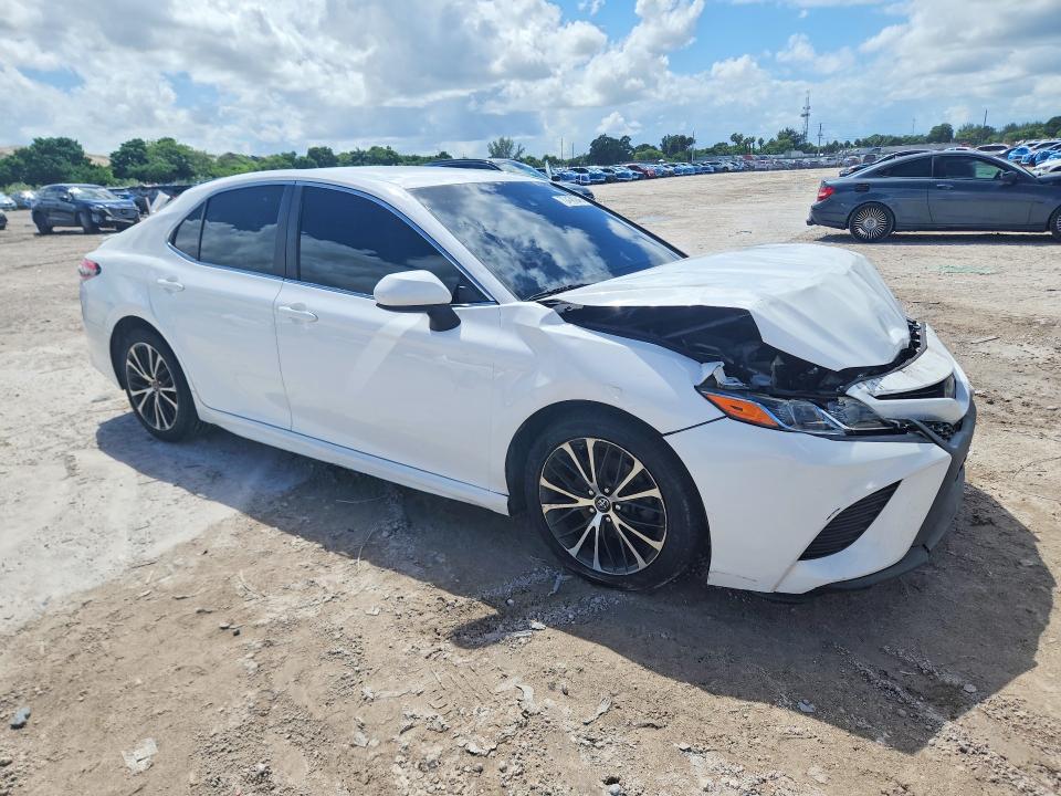 2018 Toyota Camry მანქანა იყიდება აუქციონზე, vin: 4T1B11HK6JU581205, აუქციონის ნომერი: 70478946