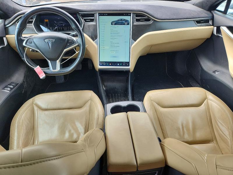 68809076 :رقم المزاد ، 5YJSA1V28FF097383 vin ، 2015 Tesla Model S مزاد بيع