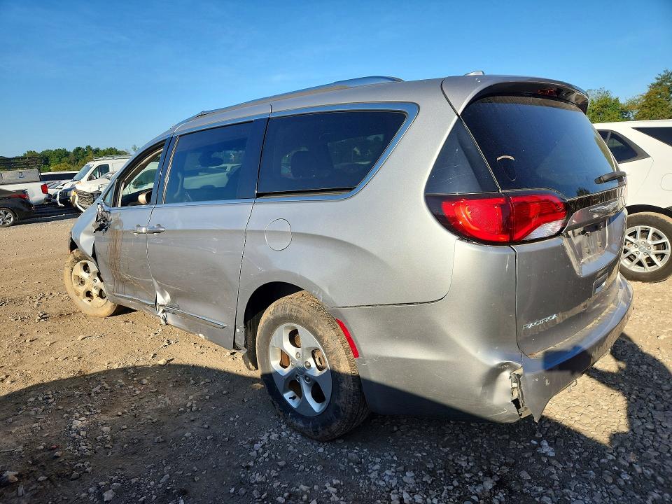 Продажа на аукционе авто 2017 Chrysler Pacifica, vin: 2C4RC1EG8HR704863, номер лота: 69141046