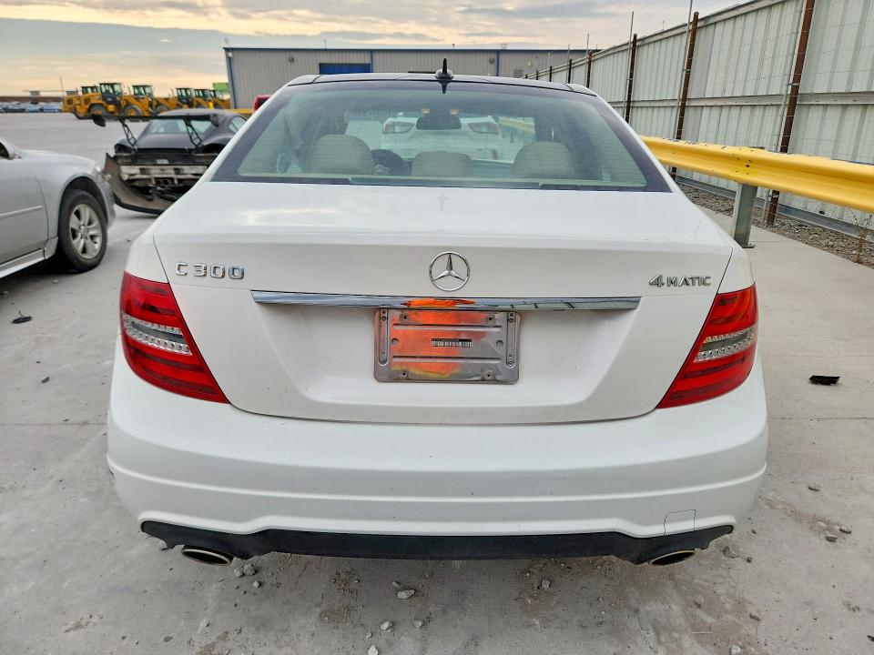 Продаж на аукціоні авто 2014 Mercedes-benz C, vin: WDDGF8AB3EA957838, номер лоту: 70947996