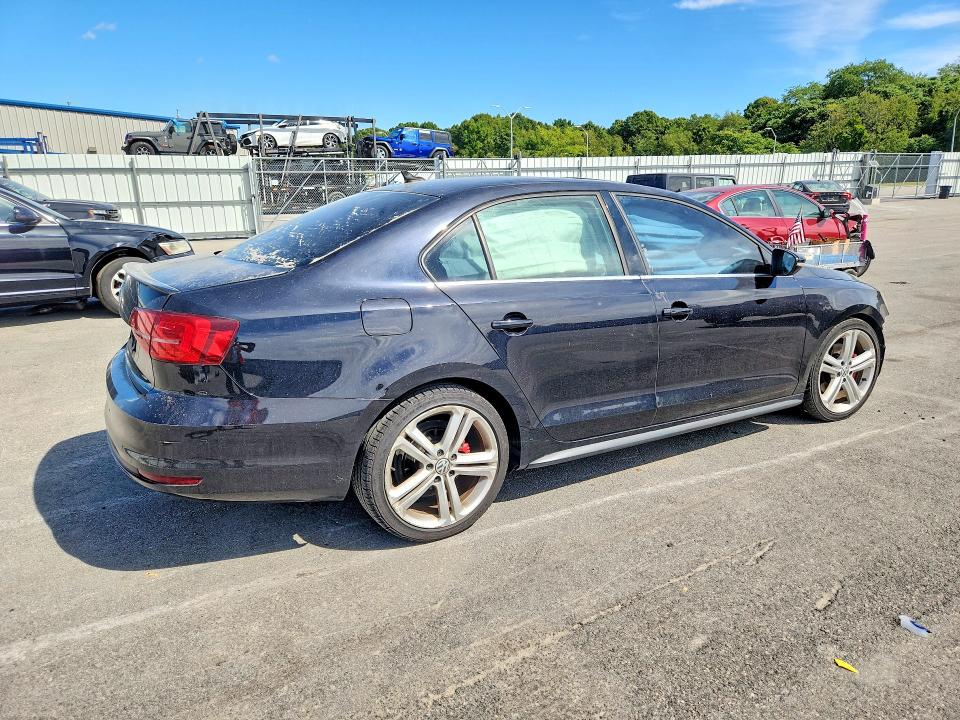 68383856 :رقم المزاد ، 3VW5S7AJ5FM415298 vin ، 2015 Volkswagen Jetta مزاد بيع