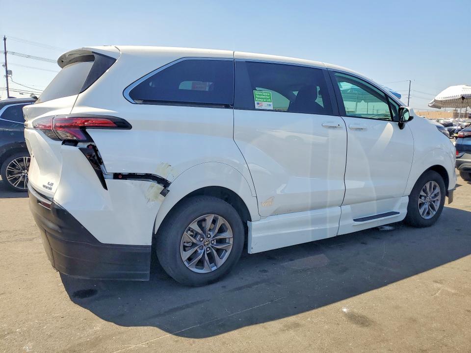 Продажа на аукционе авто 2022 Toyota Sienna, vin: 5TDKSKFC5NS071067, номер лота: 69644036