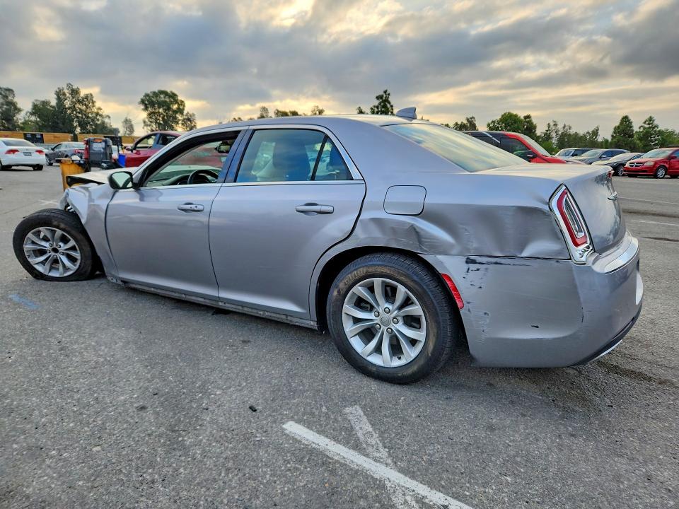 69822906 :رقم المزاد ، 2C3CCAAGXFH930776 vin ، 2015 Chrysler 300 مزاد بيع