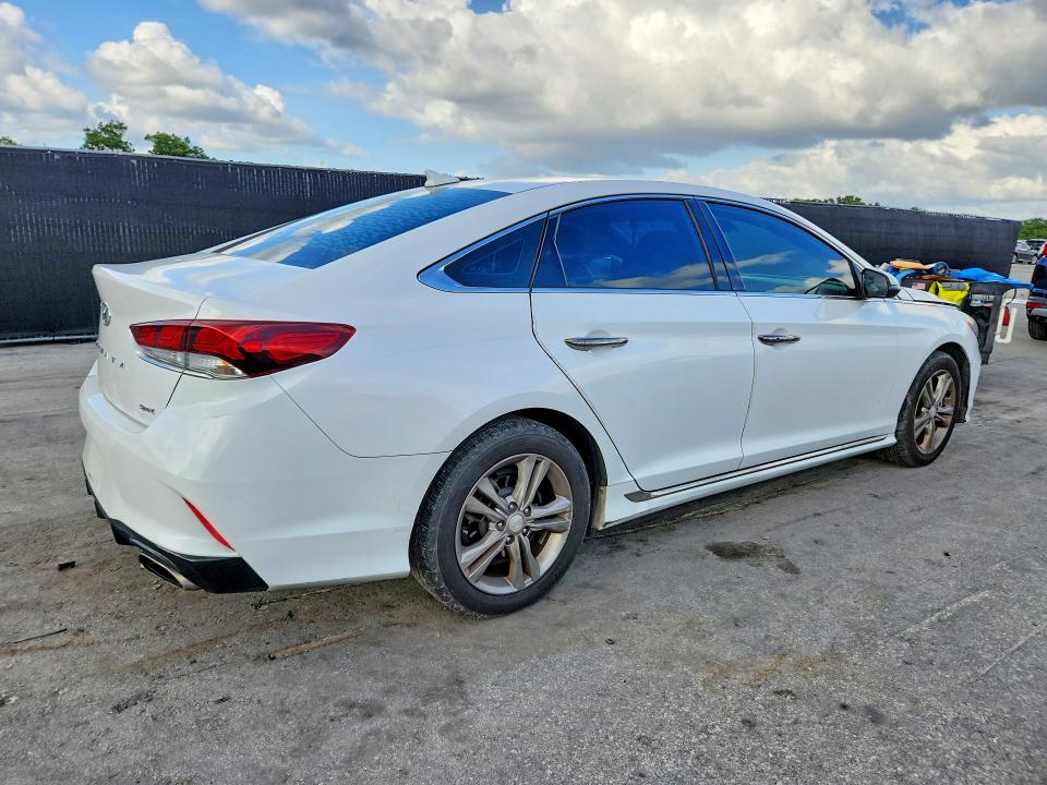 2018 Hyundai Sonata მანქანა იყიდება აუქციონზე, vin: 5NPE34AFXJH700409, აუქციონის ნომერი: 69143816