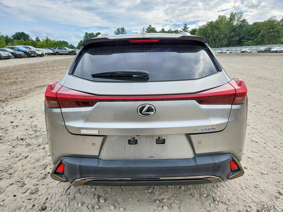 66861326 :رقم المزاد ، JTHR9JBH2M2037811 vin ، 2021 Lexus Ux مزاد بيع