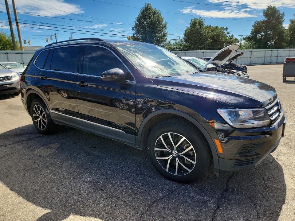 70531306 :رقم المزاد ، 3VV2B7AX2MM096984 vin ، 2021 Volkswagen Tiguan مزاد بيع