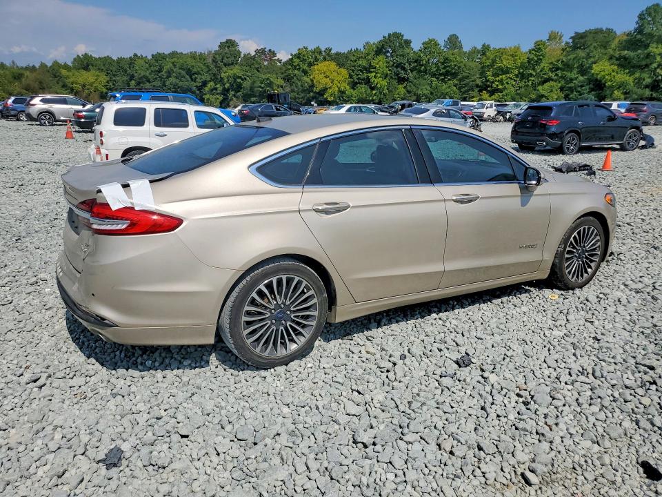 69616896 :رقم المزاد ، 3FA6P0LU3HR226507 vin ، 2017 Ford Fusion مزاد بيع