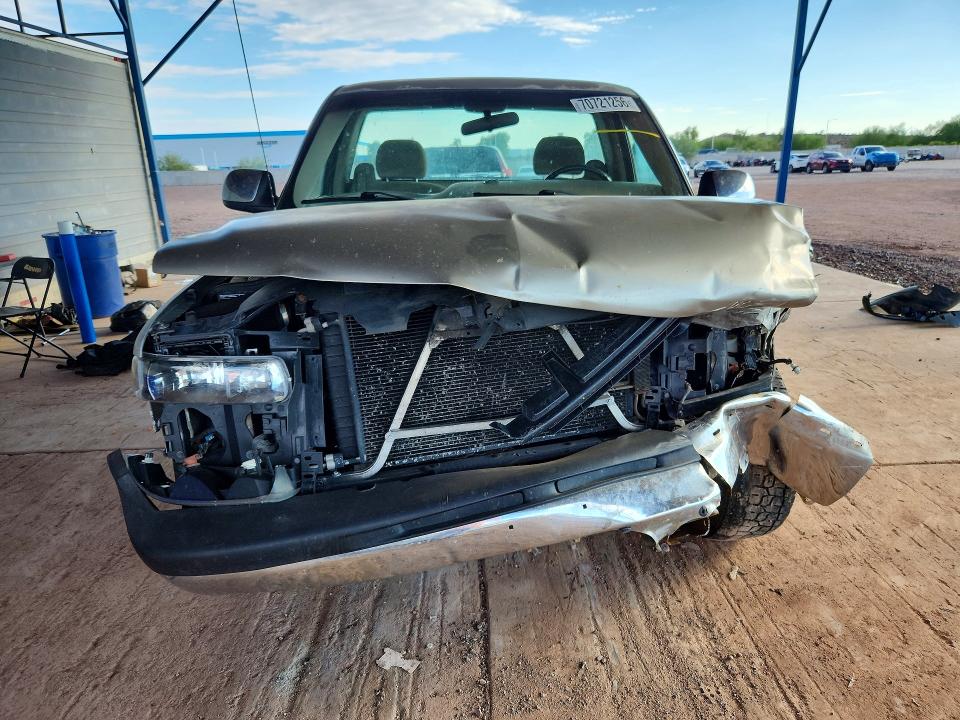 70721256 :رقم المزاد ، 1GCEC14T82Z182908 vin ، 2002 Chevrolet Silverado مزاد بيع