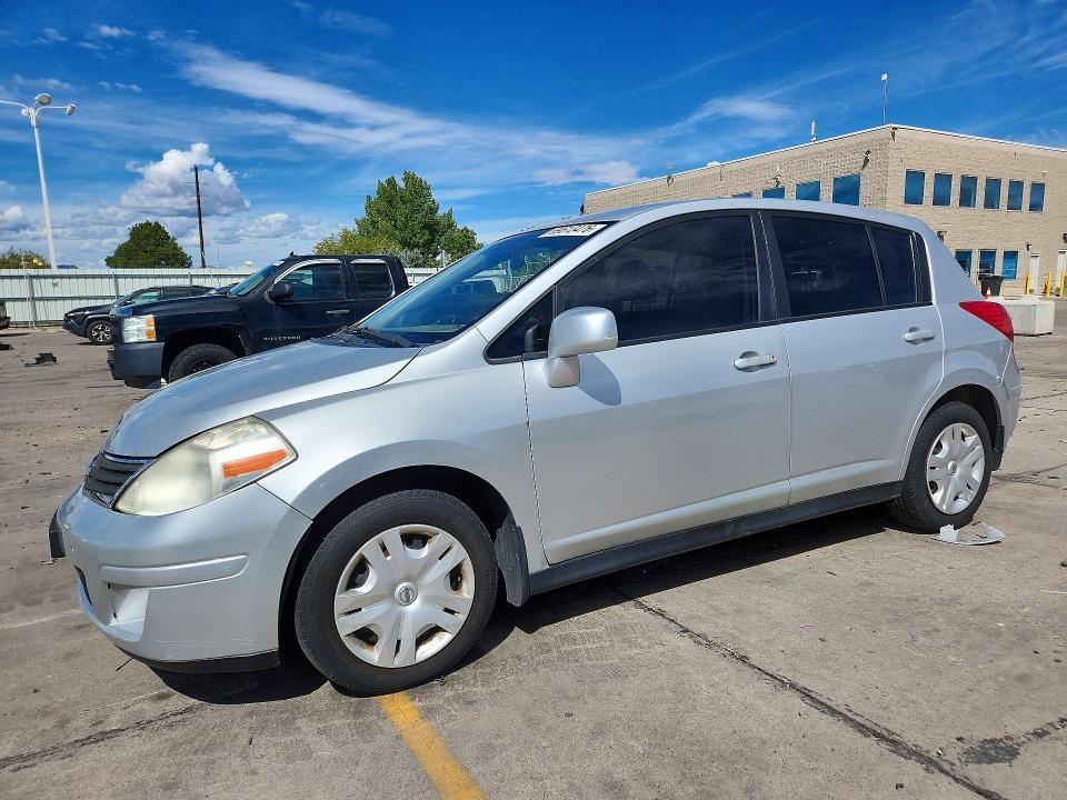 2011 Nissan Versa მანქანა იყიდება აუქციონზე, vin: 3N1BC1CP4BL415720, აუქციონის ნომერი: 69613476