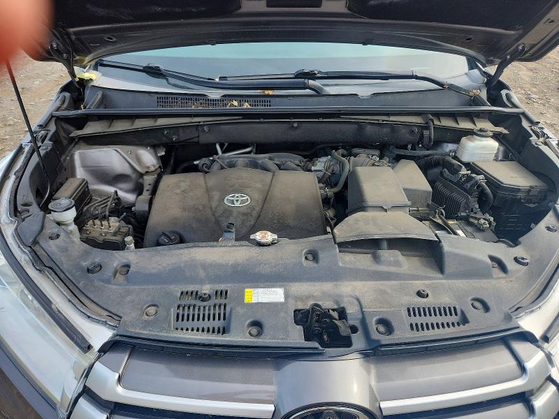 68051706 :رقم المزاد ، 5TDJZRFH4KS613380 vin ، 2019 Toyota Highlander مزاد بيع
