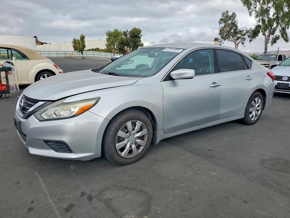 Продаж на аукціоні авто 2018 Nissan Altima, vin: 1N4AL3AP6JC142612, номер лоту: 67464886