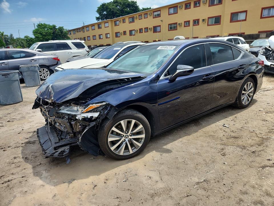 68986226 :رقم المزاد ، 58ABZ1B10KU005483 vin ، 2019 Lexus Es مزاد بيع