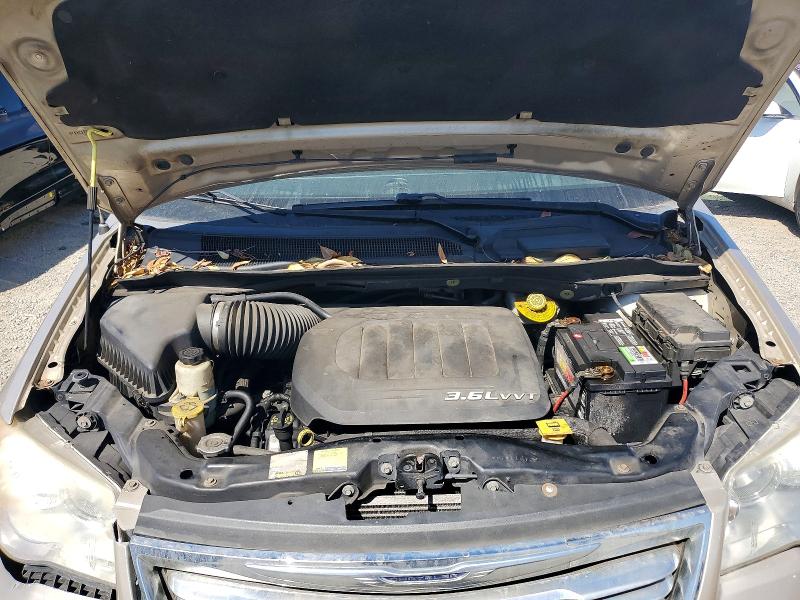 69446686 :رقم المزاد ، 2C4RC1BG0FR560761 vin ، 2015 Chrysler Town & Country مزاد بيع