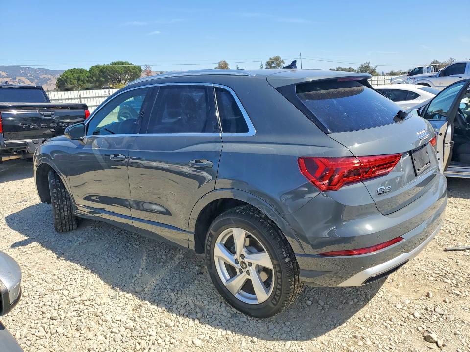 68168396 :رقم المزاد ، WA1AUCF36M1120536 vin ، 2021 Audi Q3 مزاد بيع