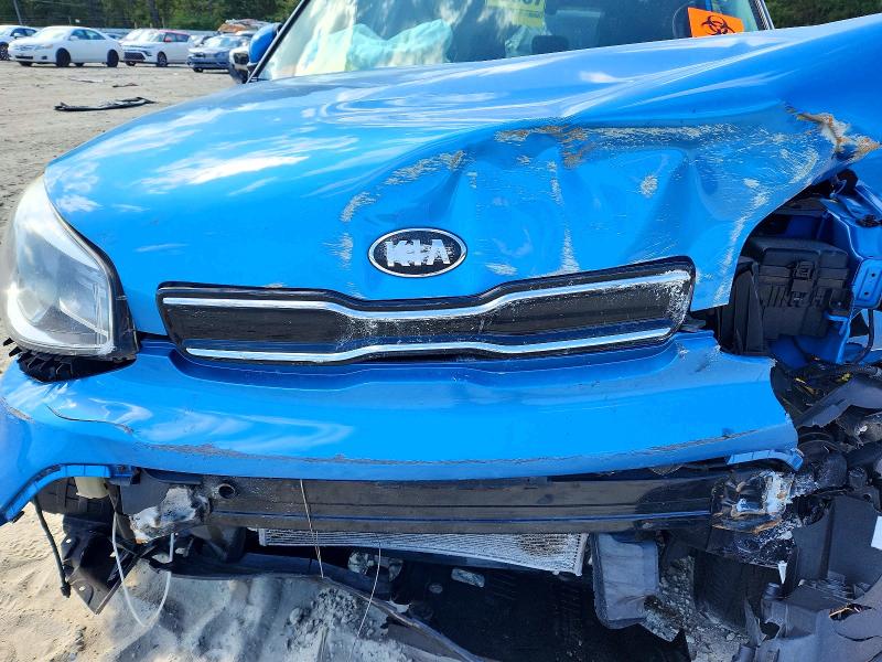 68014706 :رقم المزاد ، KNDJP3A50H7501372 vin ، 2017 Kia Soul مزاد بيع