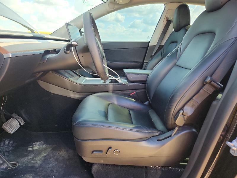 68851796 :رقم المزاد ، 5YJYGDEE2MF265472 vin ، 2021 Tesla Model Y مزاد بيع