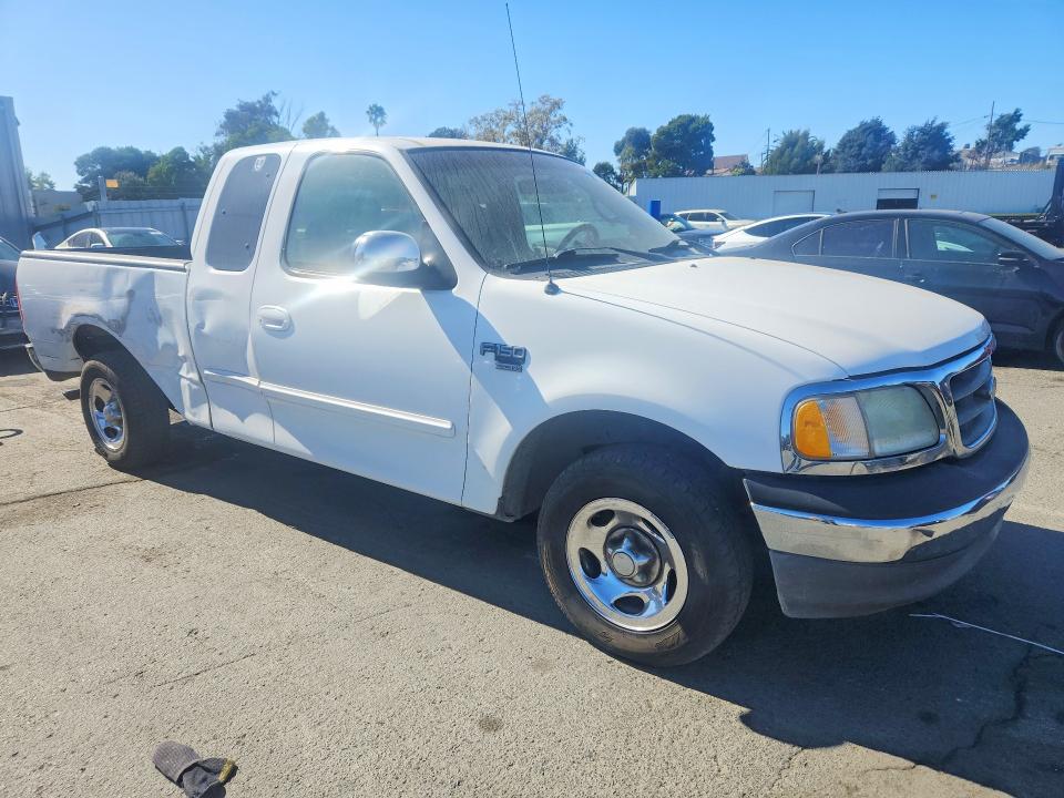 70877436 :رقم المزاد ، 1FTRX17L42NA70504 vin ، 2002 Ford F150 مزاد بيع