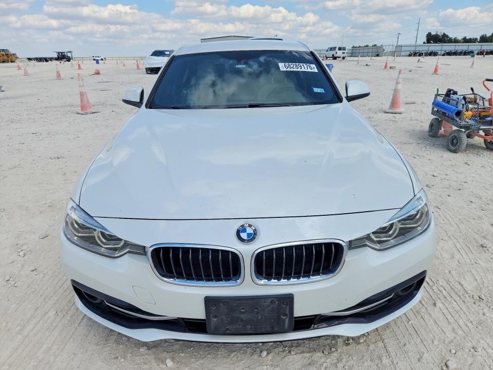 68289176 :رقم المزاد ، WBA8B9C51JK677375 vin ، 2018 Bmw 330 مزاد بيع