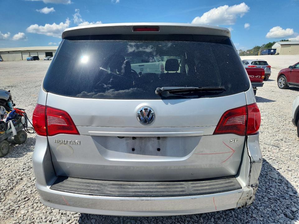 Продажа на аукционе авто 2010 Volkswagen Routan, vin: 2V4RW3D11AR354018, номер лота: 68517766