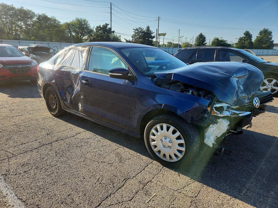 68799906 :رقم المزاد ، 3VWD17AJ6EM211686 vin ، 2014 Volkswagen Jetta مزاد بيع
