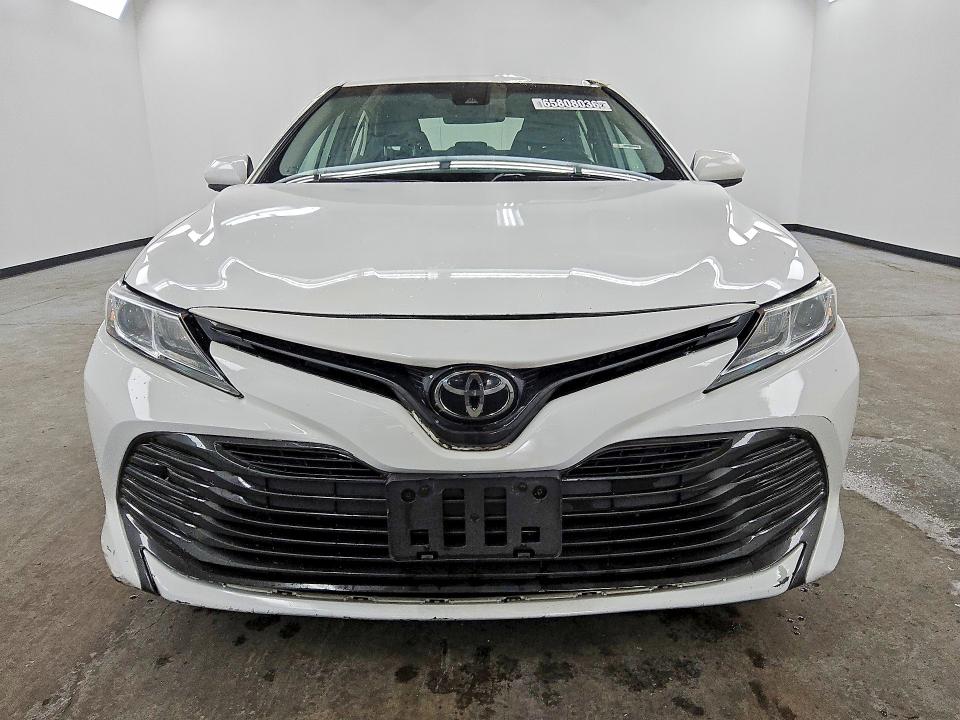 2019 Toyota Camry მანქანა იყიდება აუქციონზე, vin: 4T1B11HK1KU256950, აუქციონის ნომერი: 65808036