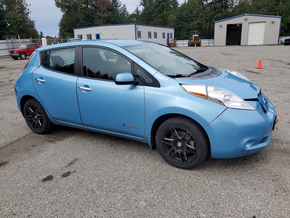 2015 Nissan Leaf მანქანა იყიდება აუქციონზე, vin: 1N4AZ0CP8FC320506, აუქციონის ნომერი: 69983256