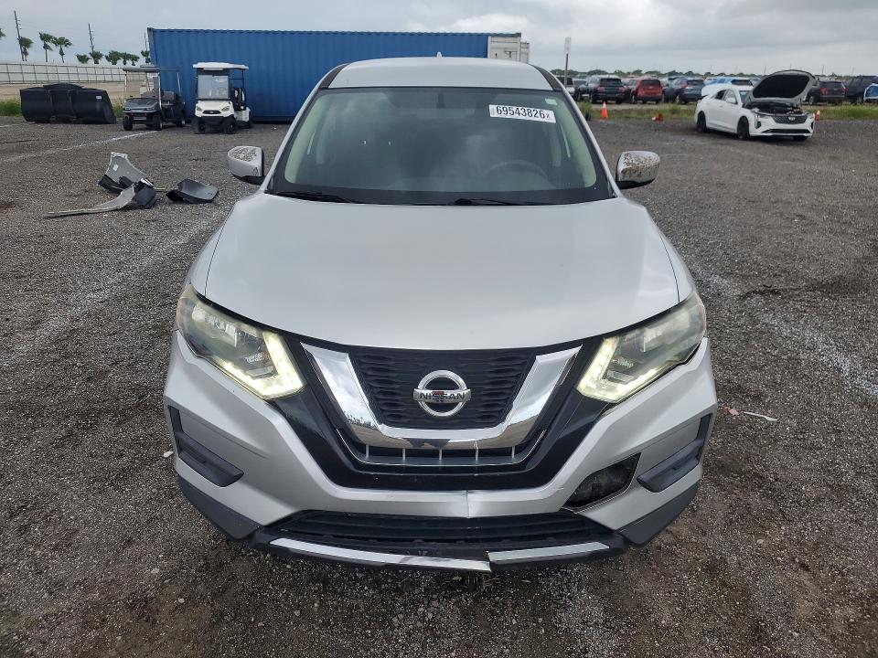 2017 Nissan Rogue მანქანა იყიდება აუქციონზე, vin: JN8AT2MT0HW383723, აუქციონის ნომერი: 69543826