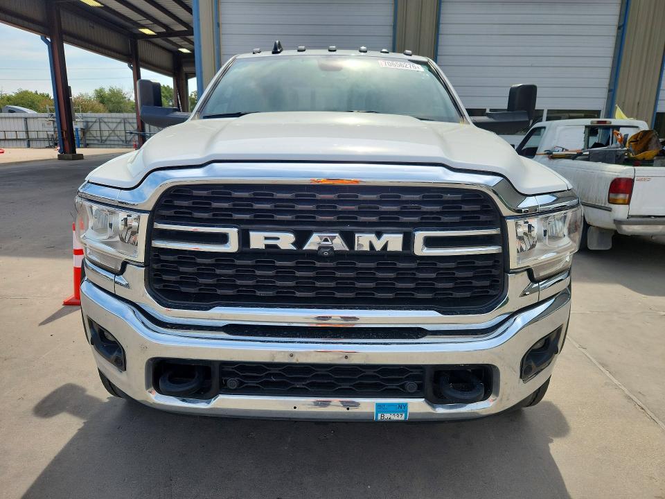 70656276 :رقم المزاد ، 3C7WRNFL3NG150348 vin ، 2022 Ram 5500 مزاد بيع