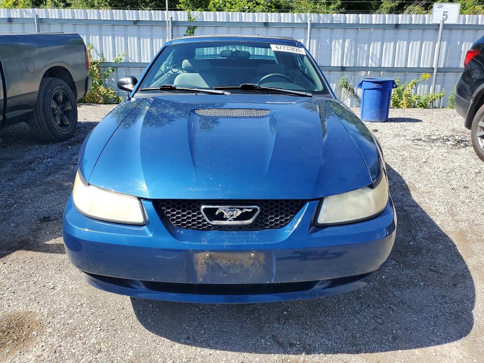 67733826 :رقم المزاد ، 1FAFP4442YF189338 vin ، 2000 Ford Mustang مزاد بيع