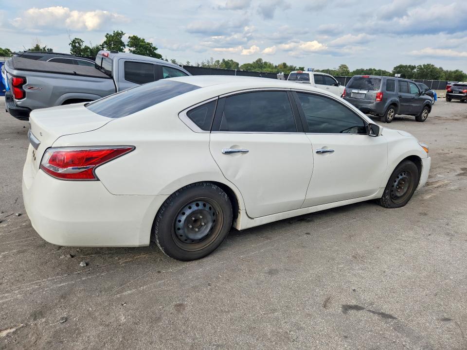 2015 Nissan Altima მანქანა იყიდება აუქციონზე, vin: 1N4AL3AP0FN385599, აუქციონის ნომერი: 70608506